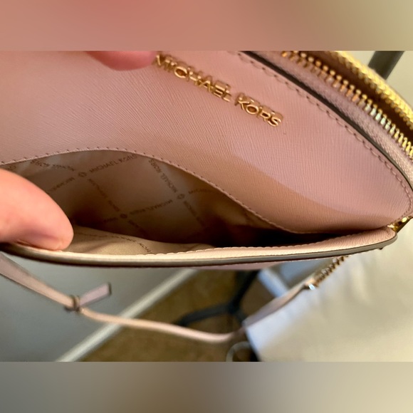 Michael Kors Duo Set Crossbody bag and Small coin pouch in Pink. - Picture 3 of 4